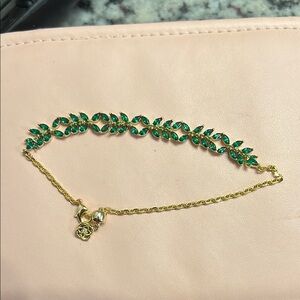 Kendra Scott Gold and Green Bracelet with Elegant Design